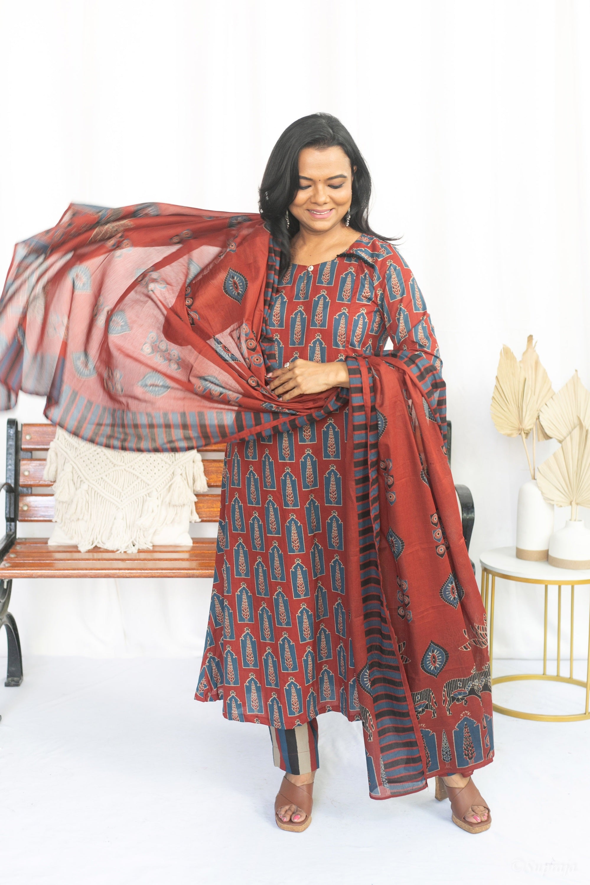 Neelam Maternity Feeding Kurta Set