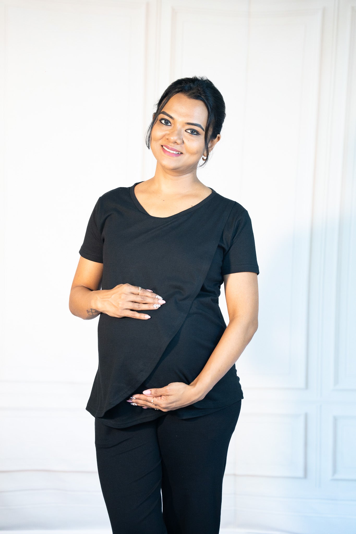 Black Pulse Zipless Feeding T-Shirt