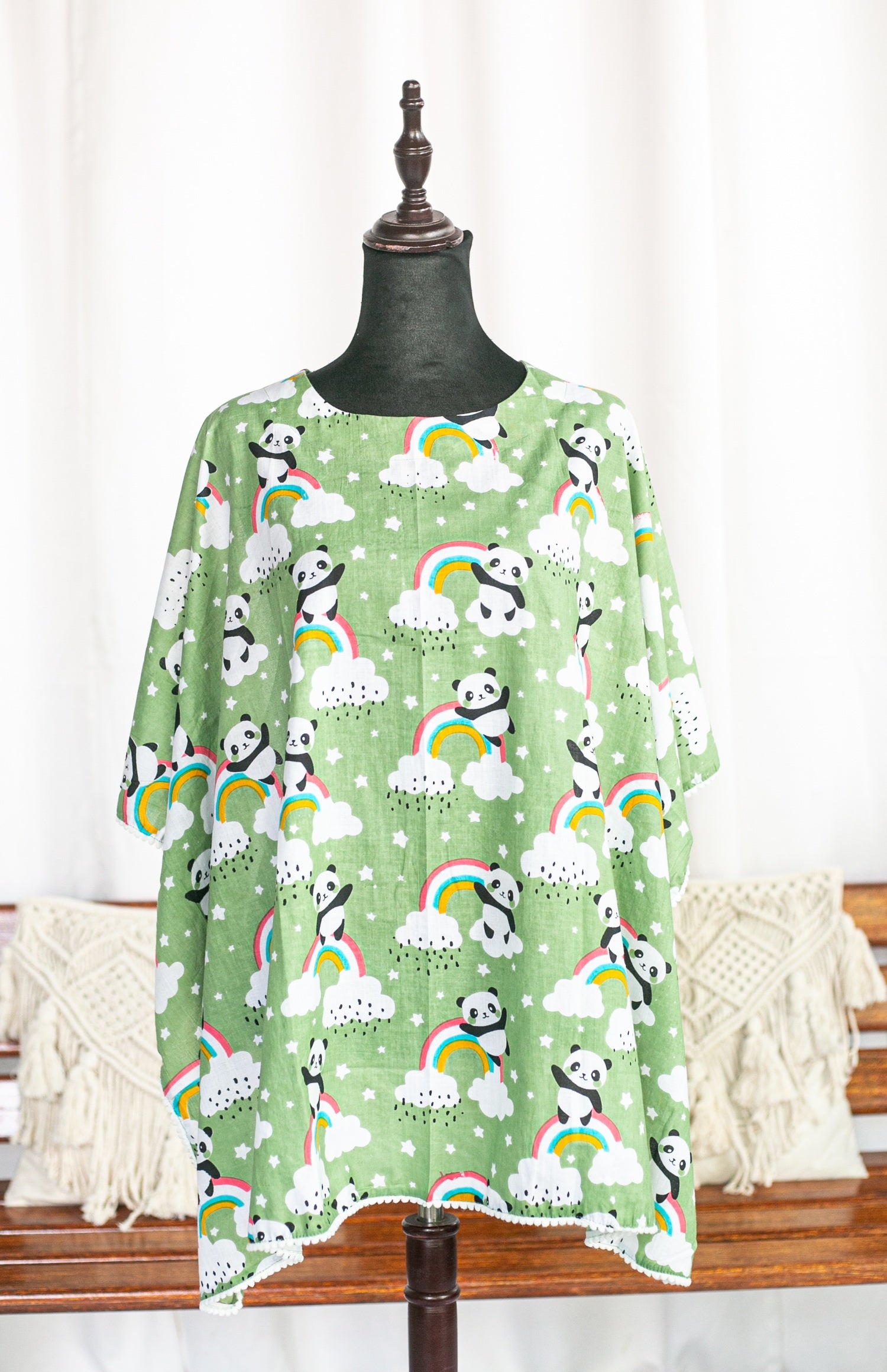 Panda Feeding Apron